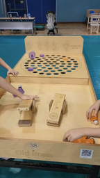 Shuttle Cock throw Wooden with launcher